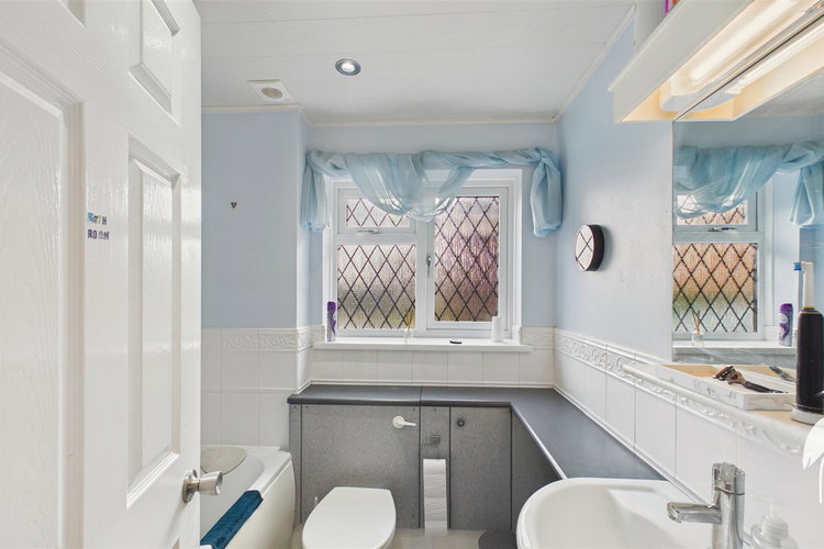 Bathroom - Picture 21 of 28