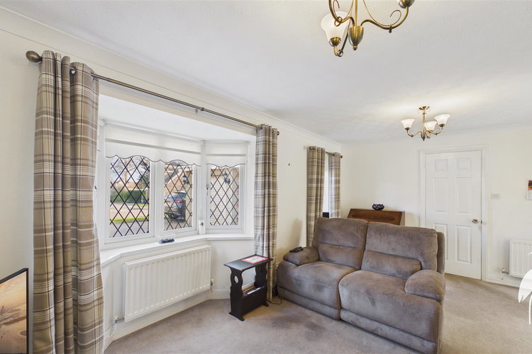 Lounge - Picture 4 of 28