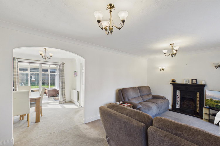 Lounge - Picture 5 of 28