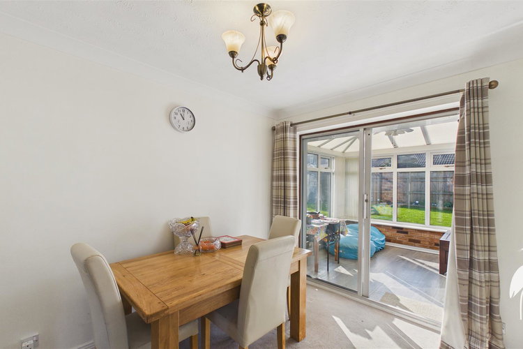 Dining Room - Picture 6 of 28