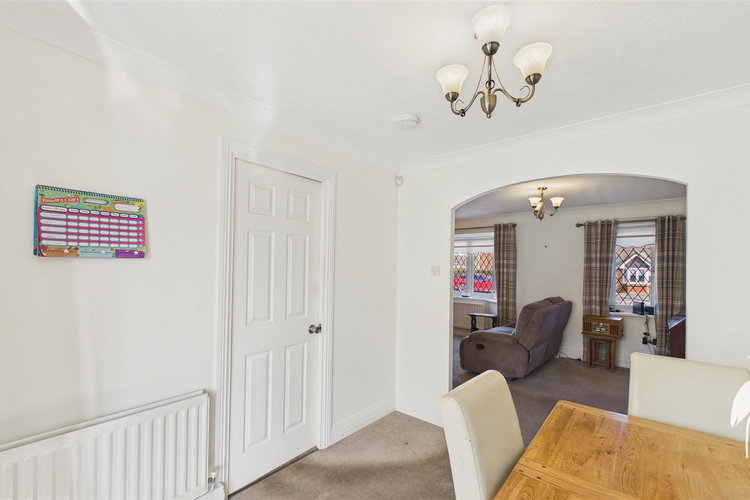 Dining Room - Picture 7 of 28