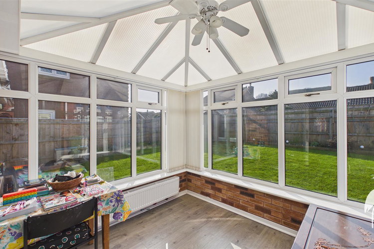 Conservatory - Picture 9 of 28