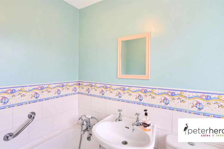 Bathroom - Picture 11 of 20