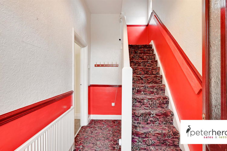Hallway - Picture 5 of 20