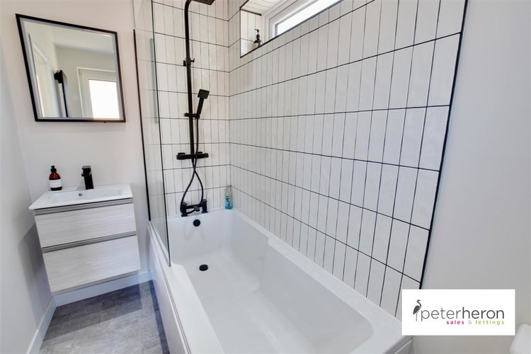 Bathroom - Picture 13 of 15