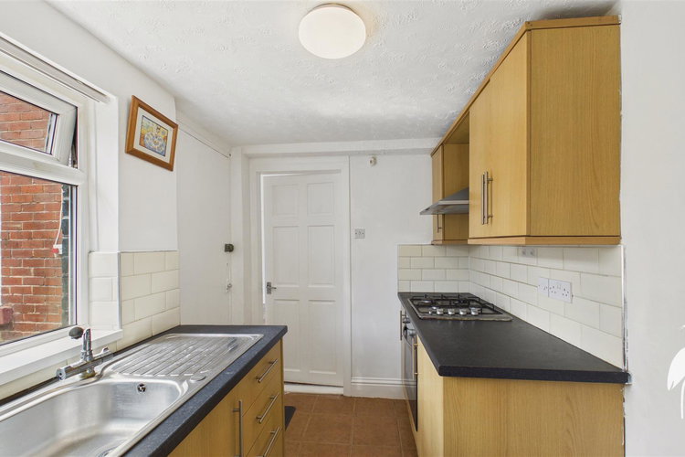 Kitchen - Picture 6 of 20