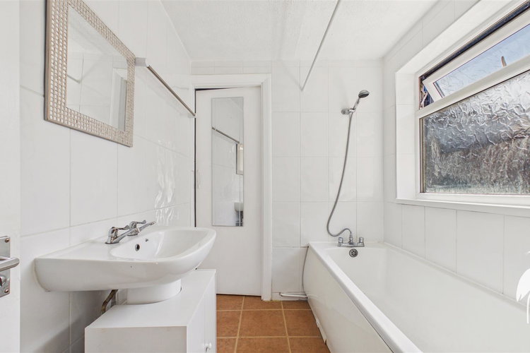 Bathroom - Picture 9 of 20