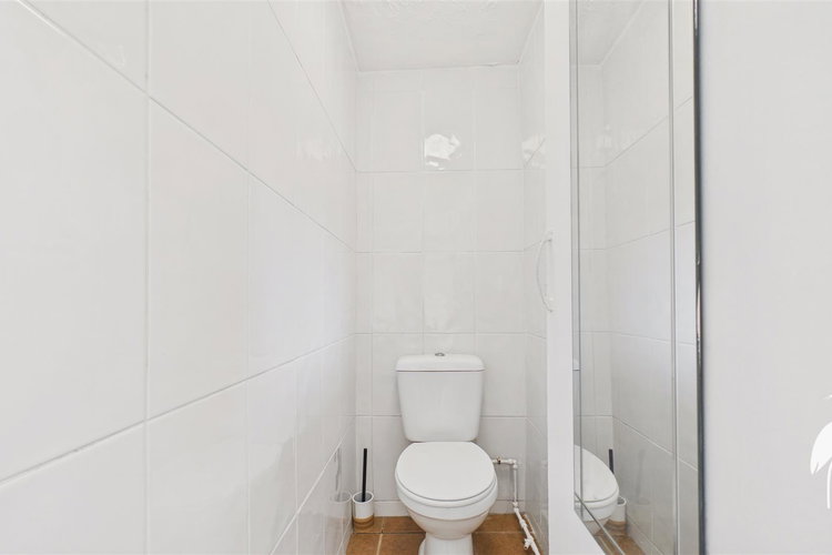 Bathroom - Picture 10 of 20