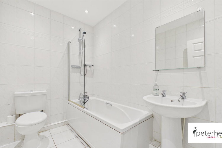 Bathroom - Picture 10 of 16