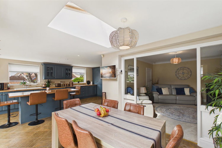 Dining Area - Picture 9 of 40