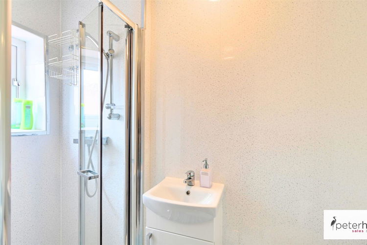 Shower Room - Picture 19 of 22