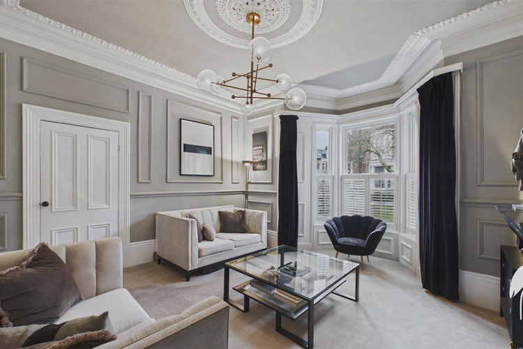 Lounge - Picture 3 of 41