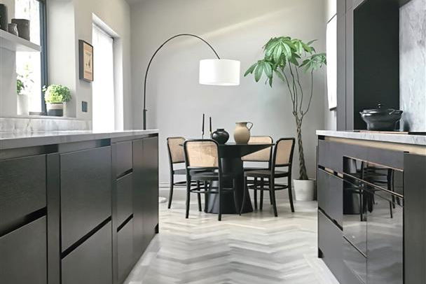 Kitchen - Picture 8 of 35