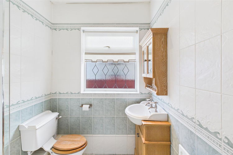 Showerroom - Picture 16 of 24