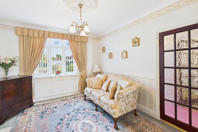 Lounge - Picture 4 of 24