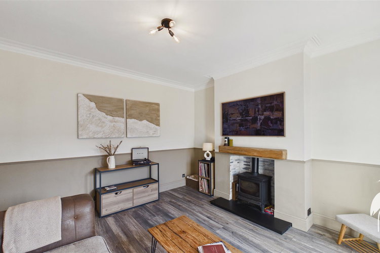 Lounge - Picture 3 of 30