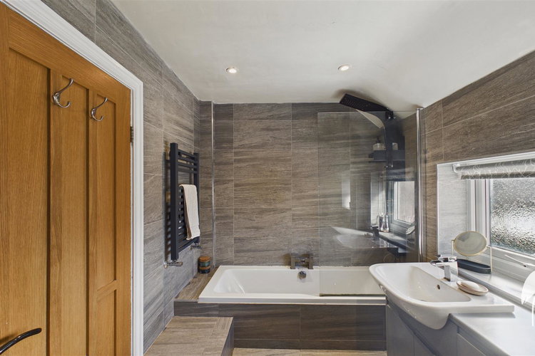 Bathroom - Picture 23 of 30