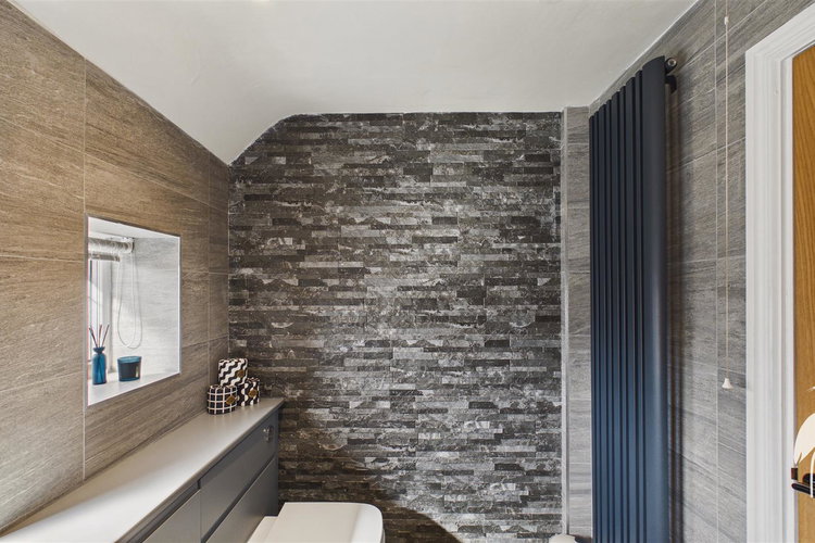 Bathroom - Picture 25 of 30