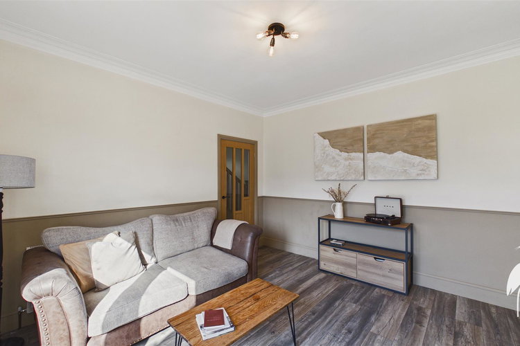 Lounge - Picture 4 of 30