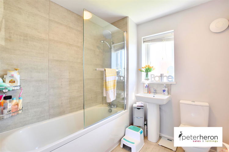 Bathroom - Picture 15 of 18