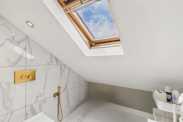 En Suite - Picture 20 of 23