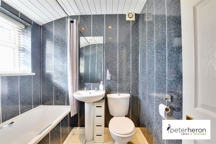 Bathroom - Picture 20 of 20