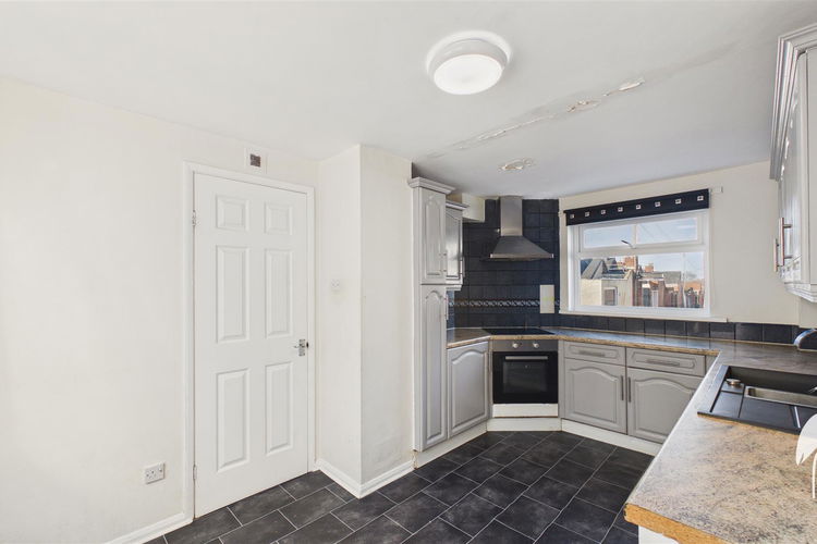 Kitchen - Picture 5 of 18