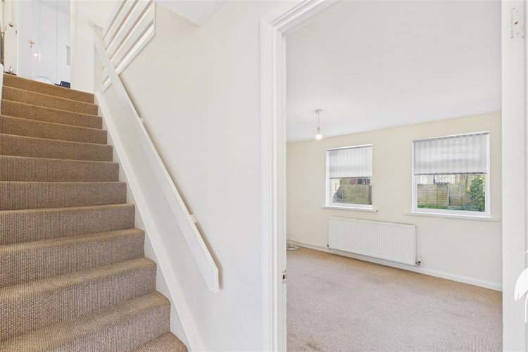 Hallway - Picture 10 of 18