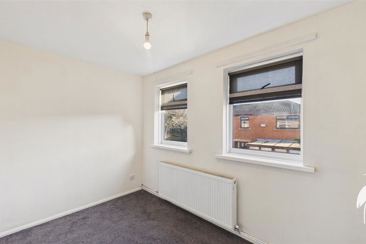 Bedroom 1 - Picture 12 of 18