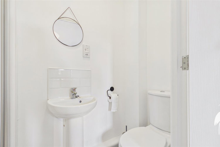 En-Suite Shower Room - Picture 16 of 26
