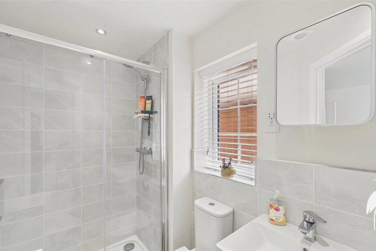 En Suite Shower Room - Picture 22 of 39