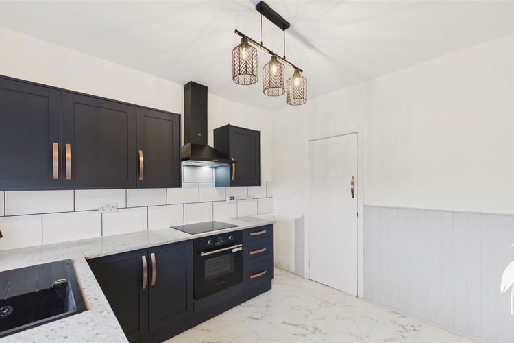 Kitchen - Picture 6 of 16