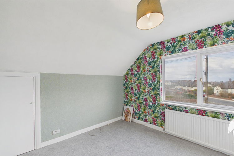 Bedroom 1 - Picture 10 of 16