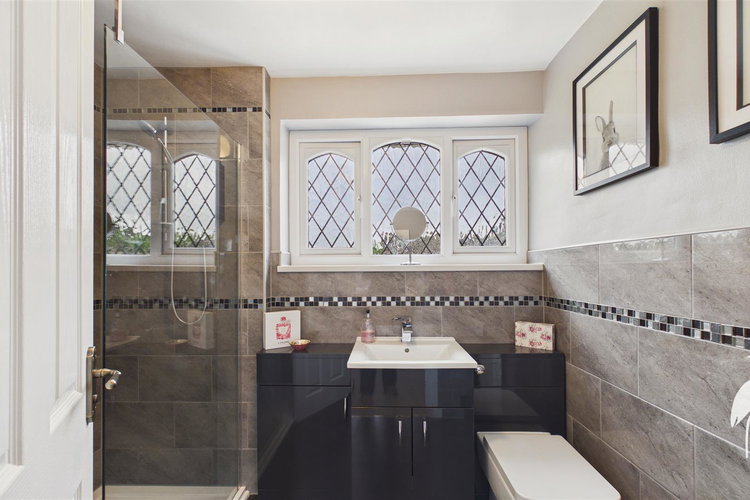 En Suite Shower Room - Picture 20 of 34