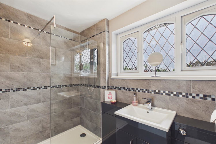 En Suite Shower Room - Picture 21 of 34