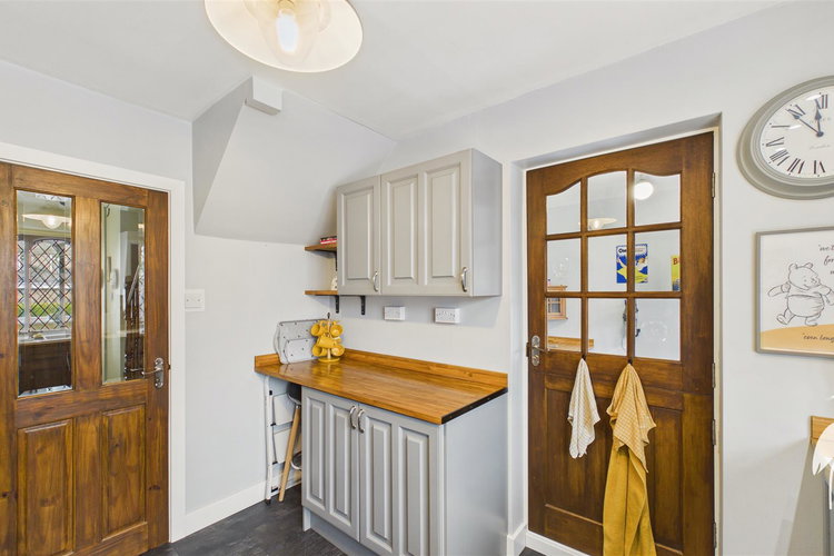 Kitchen - Picture 9 of 34