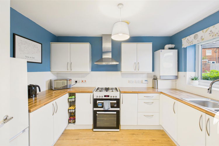 Kitchen - Picture 6 of 27