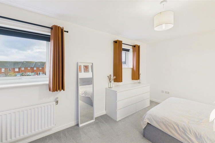 Bedroom One - Picture 14 of 27