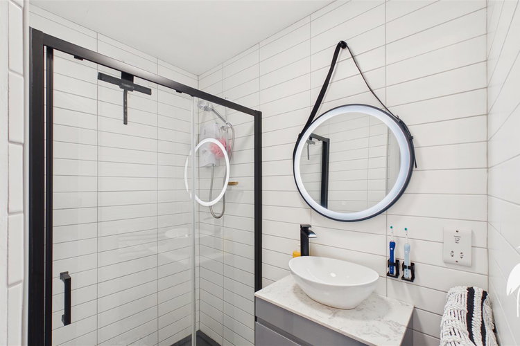 En-Suite Shower Room - Picture 22 of 38