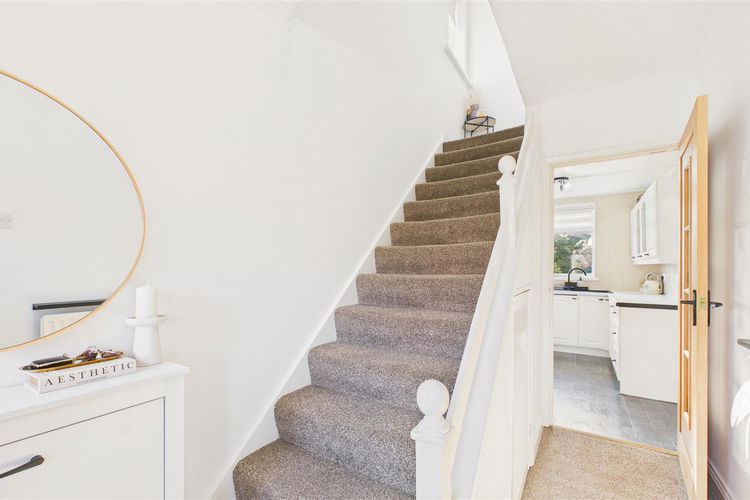 Entrance Hall - Picture 13 of 19