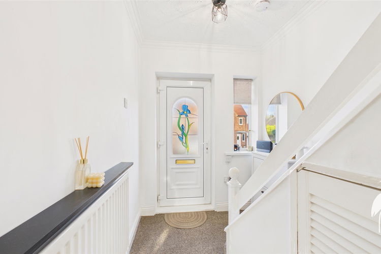 Entrance Hall - Picture 14 of 19