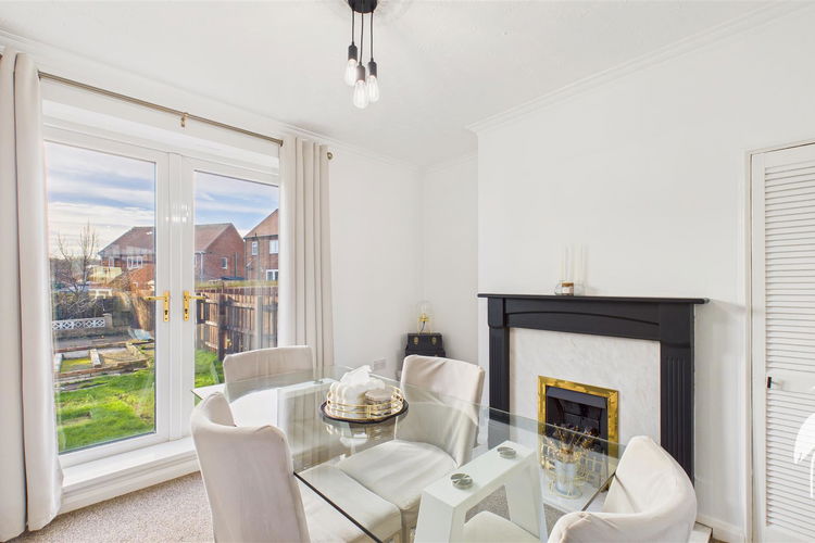 Dining Room - Picture 5 of 19