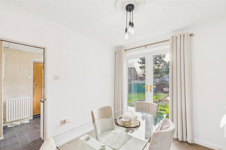 Dining Room - Picture 7 of 19