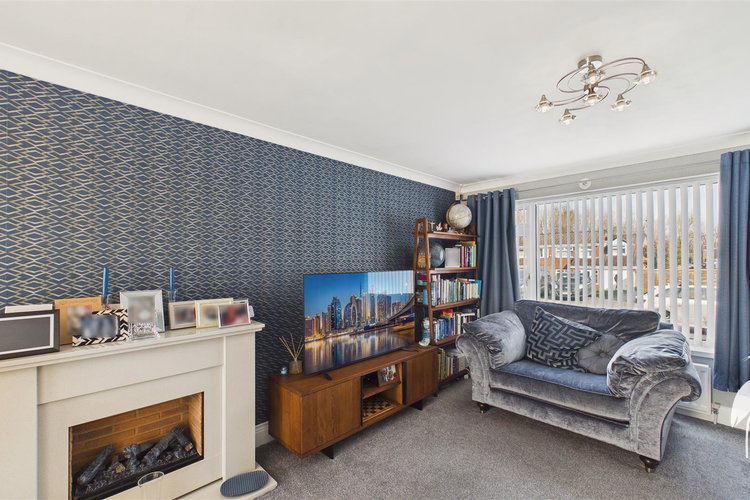 Lounge/Dining Room - Picture 2 of 24