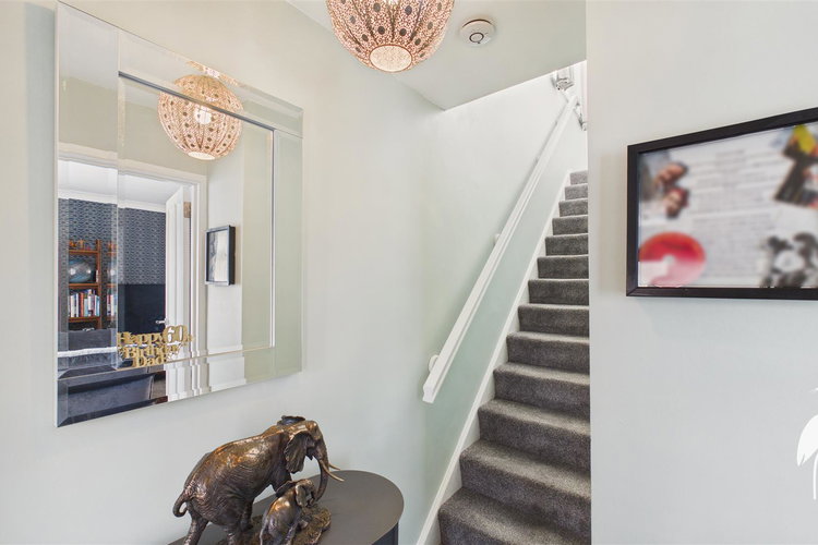 Entrance Hall - Picture 12 of 24