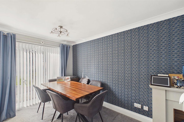 Dining Room - Picture 5 of 24