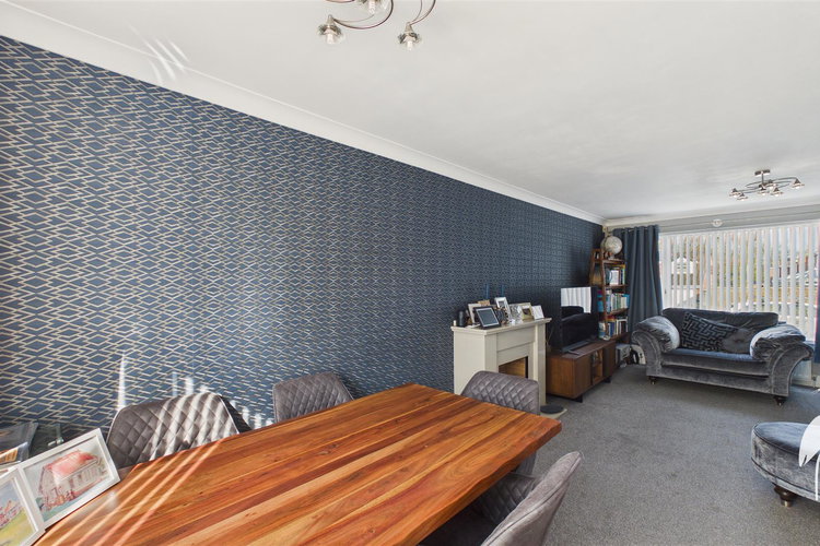 Dining Room - Picture 7 of 24