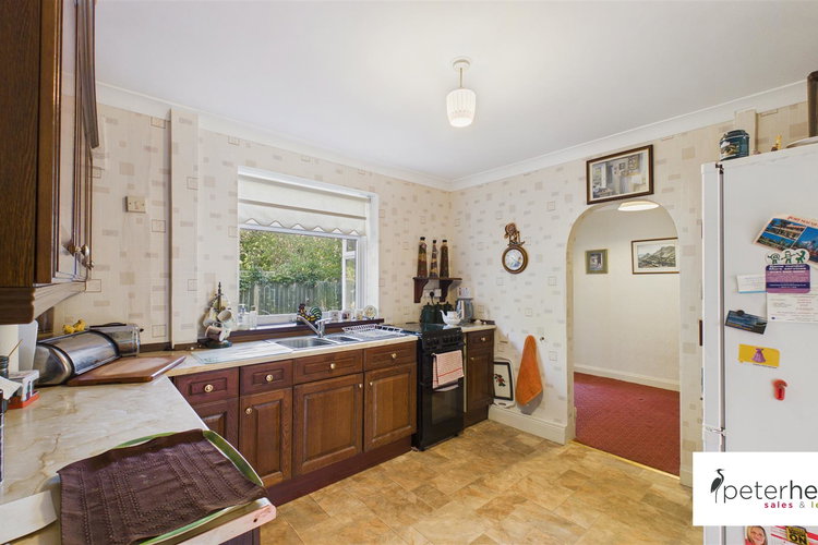 Kitchen - Picture 5 of 25