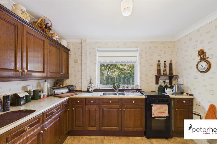 Kitchen - Picture 6 of 25