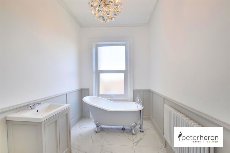 Bathroom - Picture 10 of 23